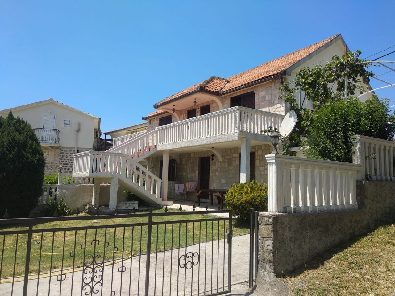 Casa a Tivat, Montenegro, 153 m² - foto 1