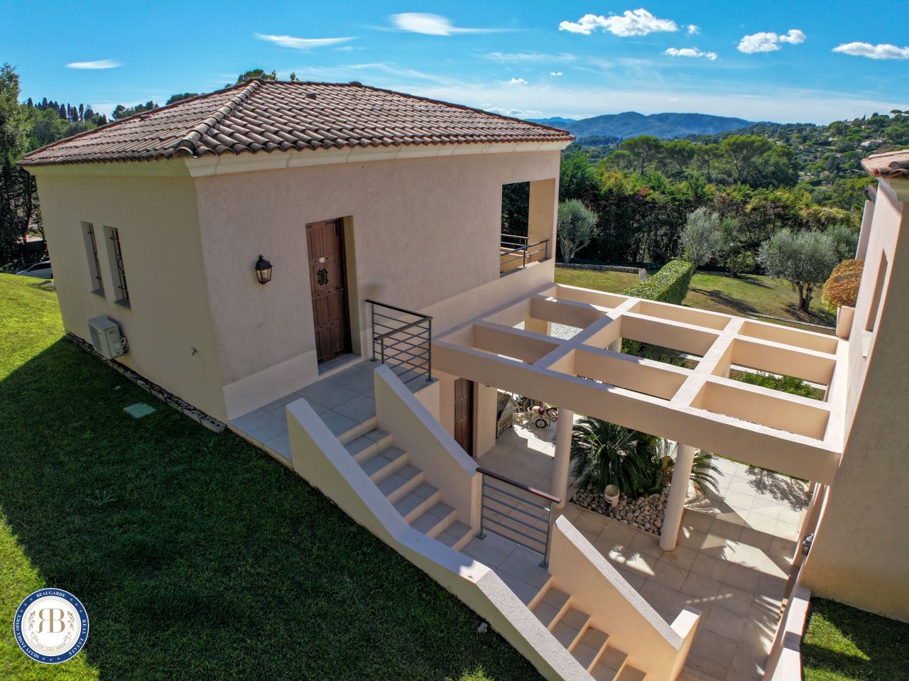 Villa à Mougins, France, 307 m² - image 3