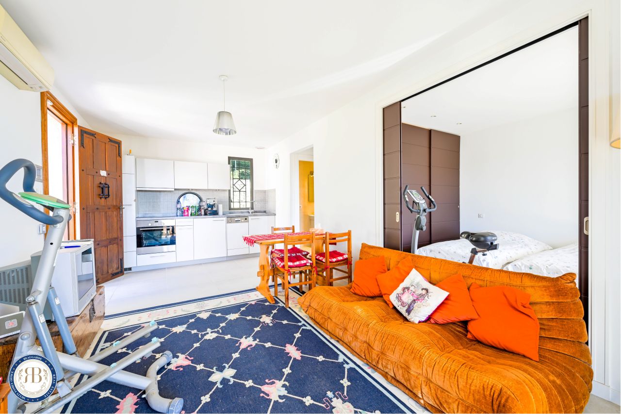 Villa à Mougins, France, 307 m² - image 6