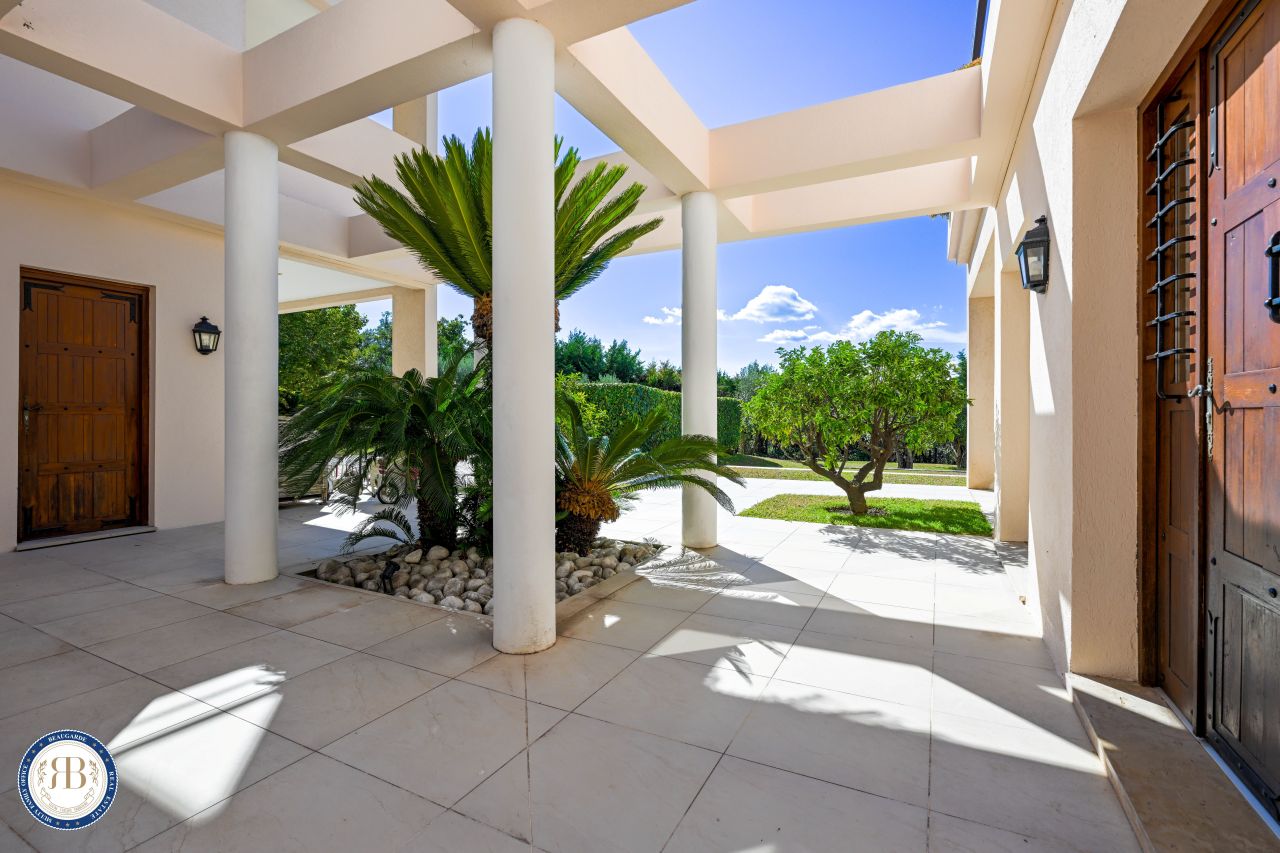 Villa à Mougins, France, 307 m² - image 5