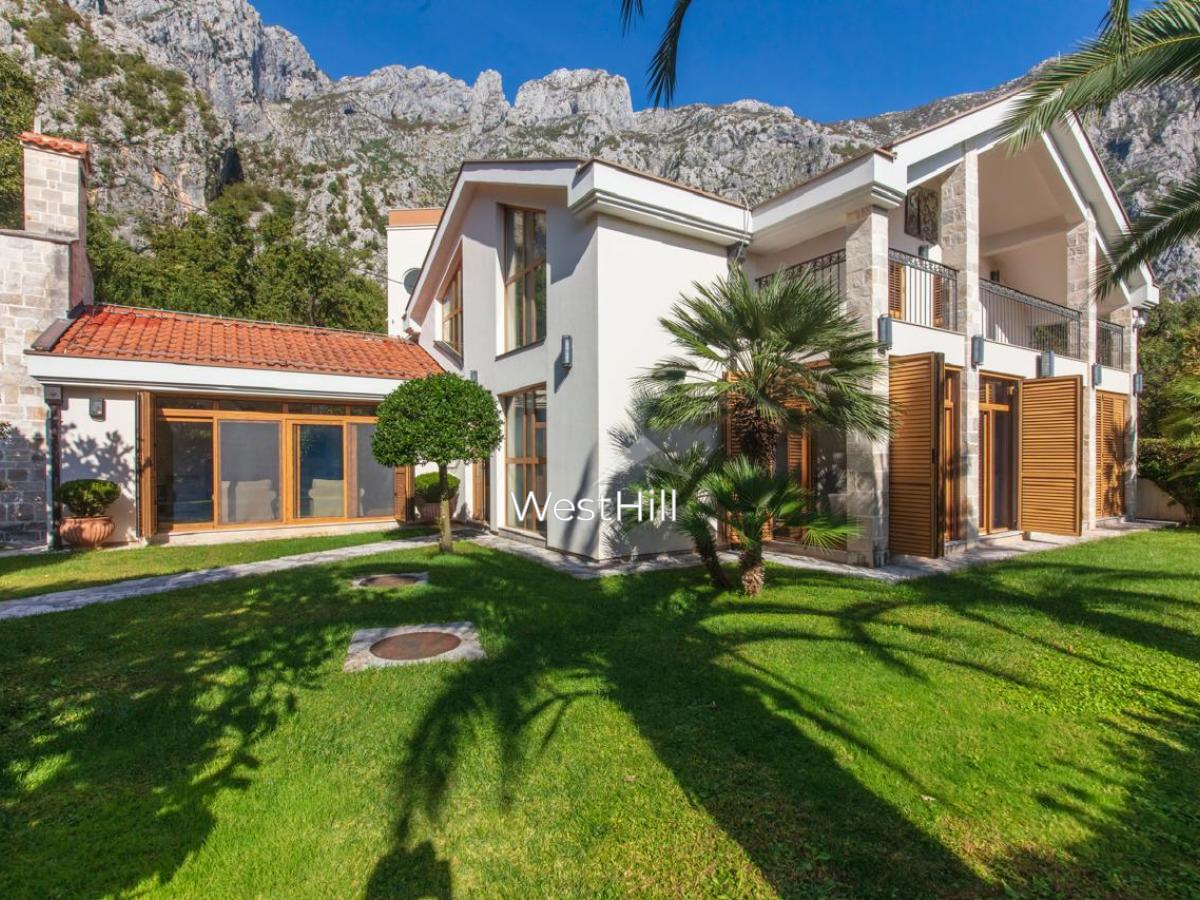 Haus in Orahovac, Montenegro, 270 m² - Foto 1