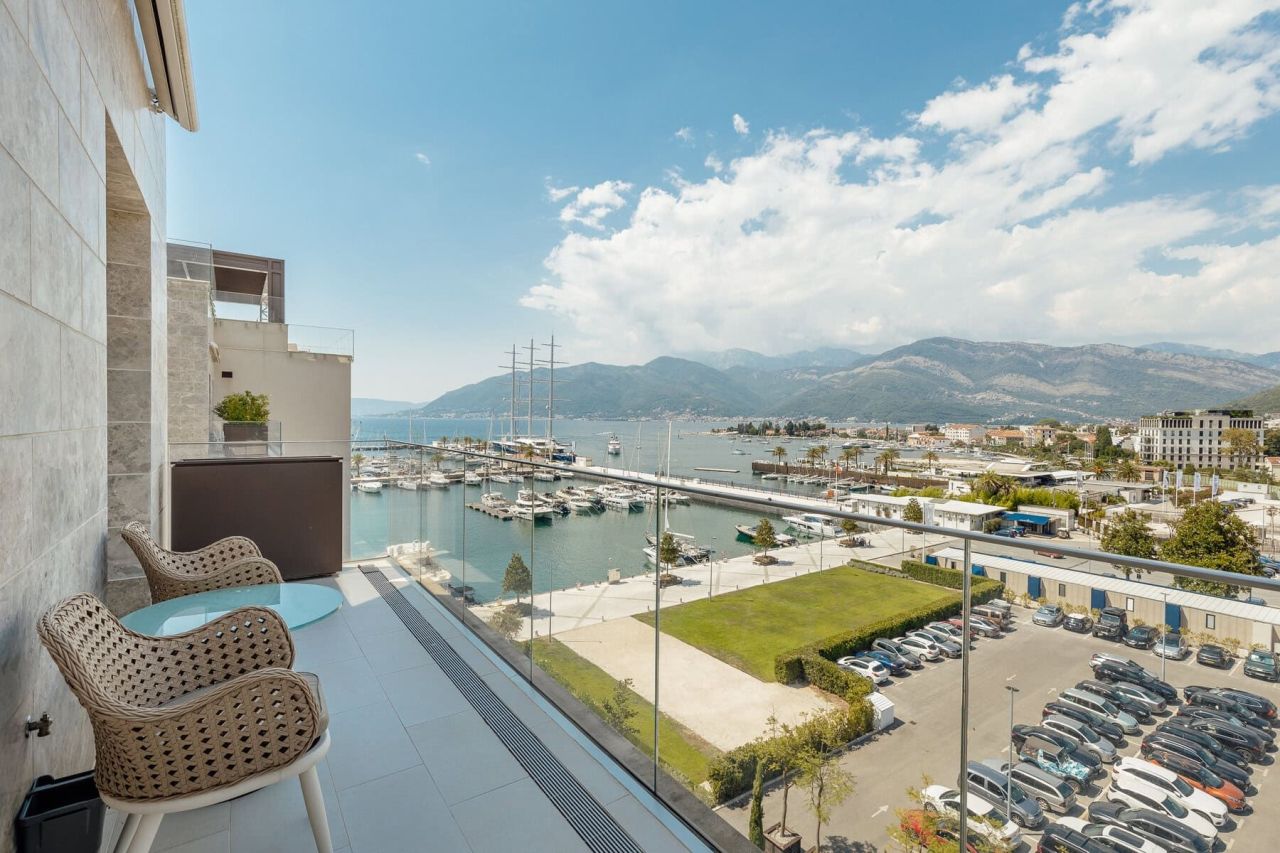 Appartamenti a Tivat, Montenegro, 68 m² - foto 1