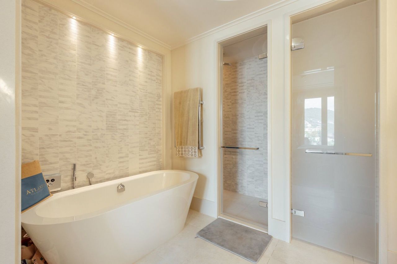 Apartment in Tivat, Montenegro, 68 m² - picture 10