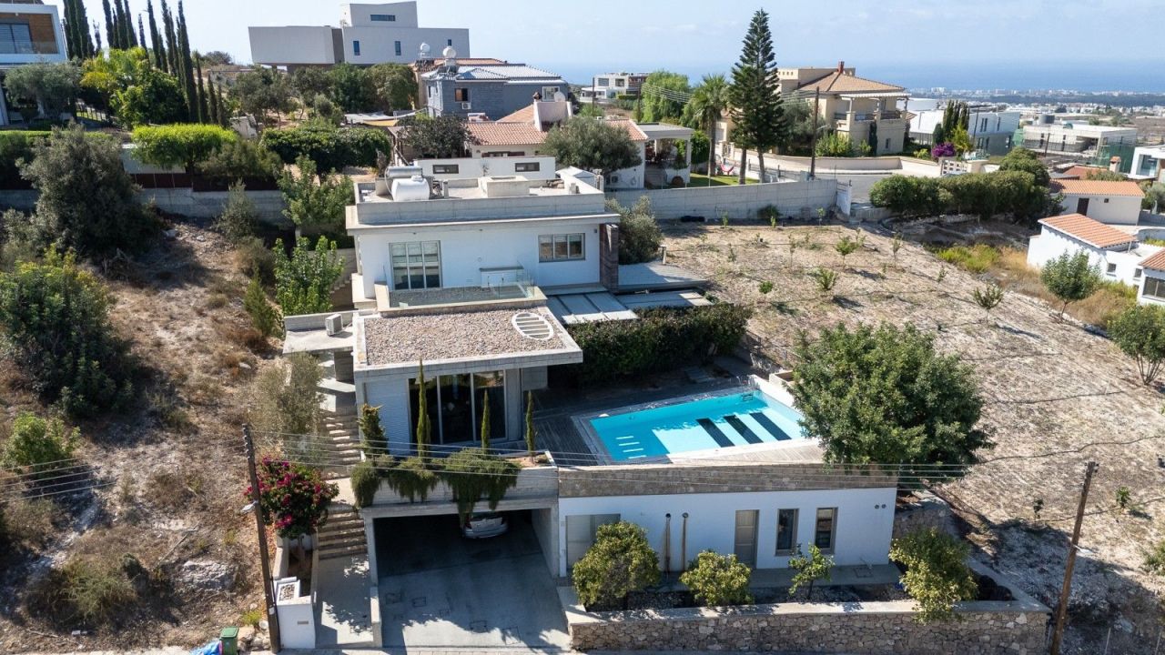 Villa in Paphos, Cyprus, 530 m² - picture 1