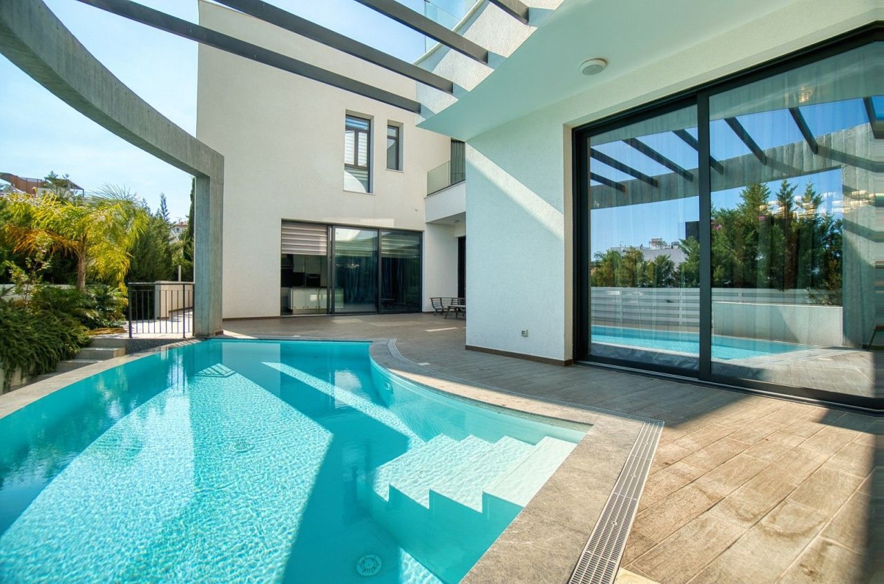 Villa a Limassol, Cipro, 594 m² - foto 1