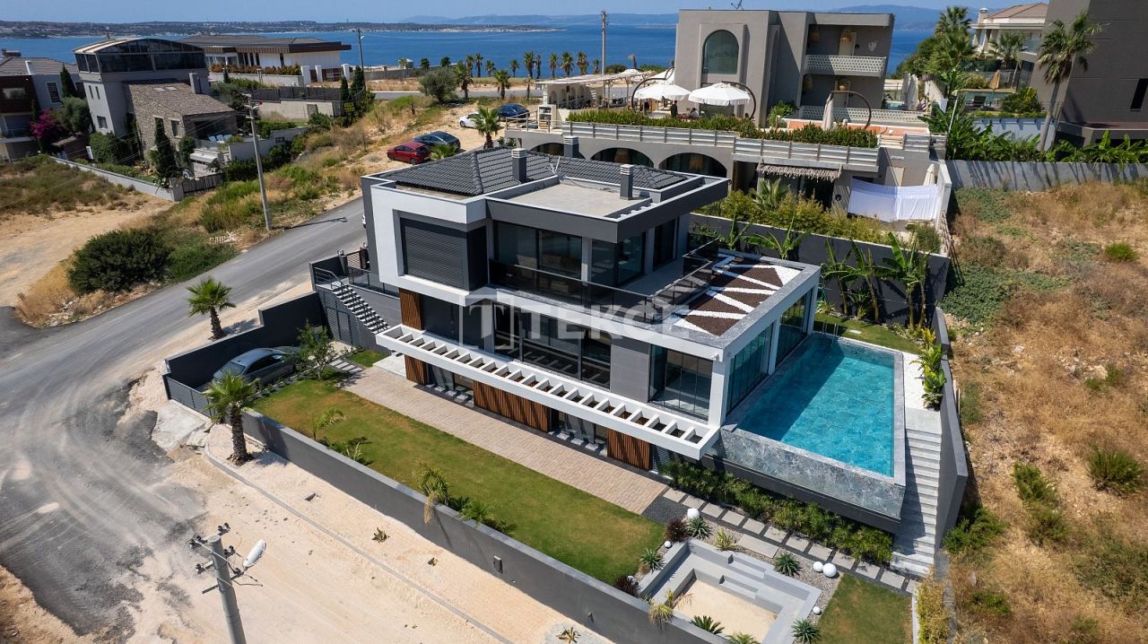 Villa in Cesme, Turkey, 380 m² - picture 1