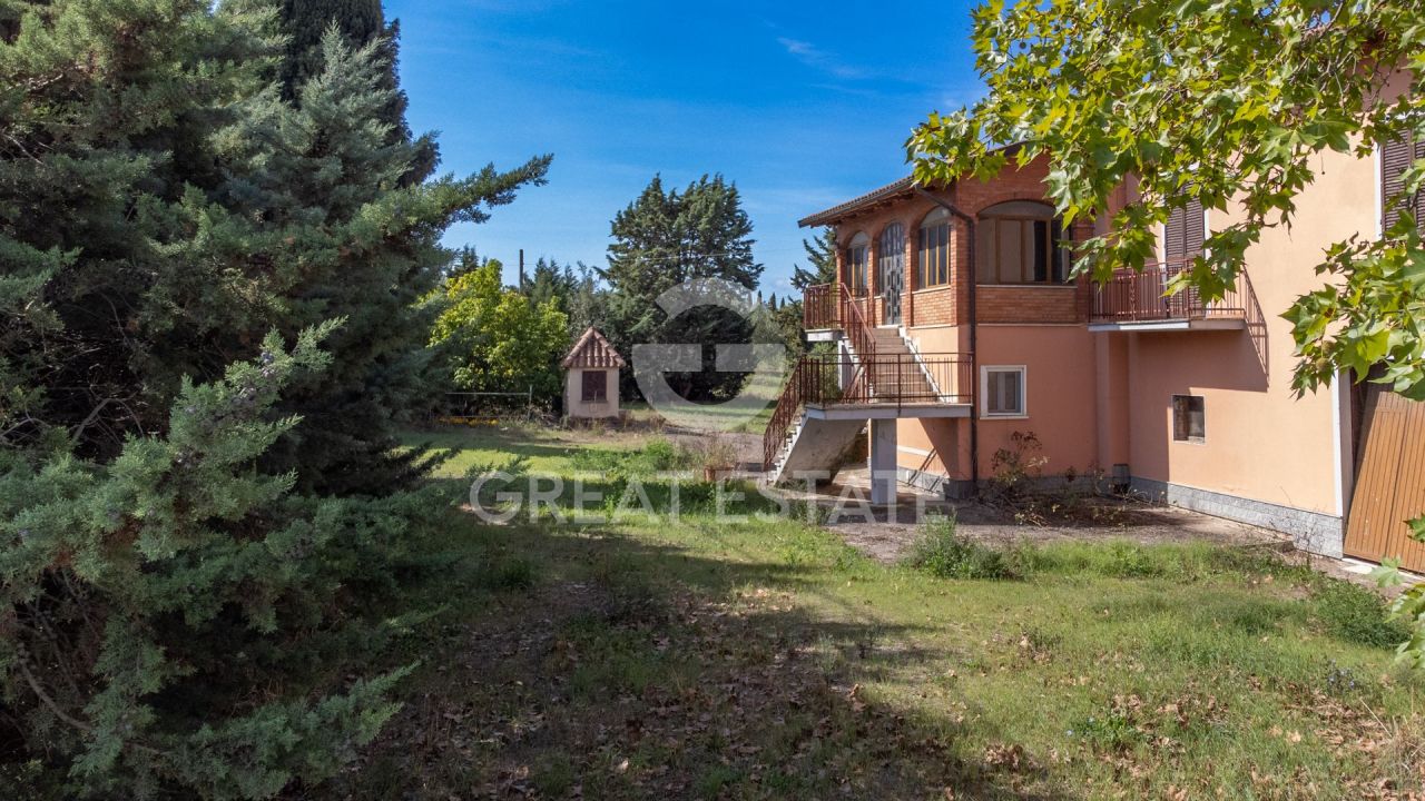 House in Castiglione del Lago, Italy, 468.8 m² - picture 4