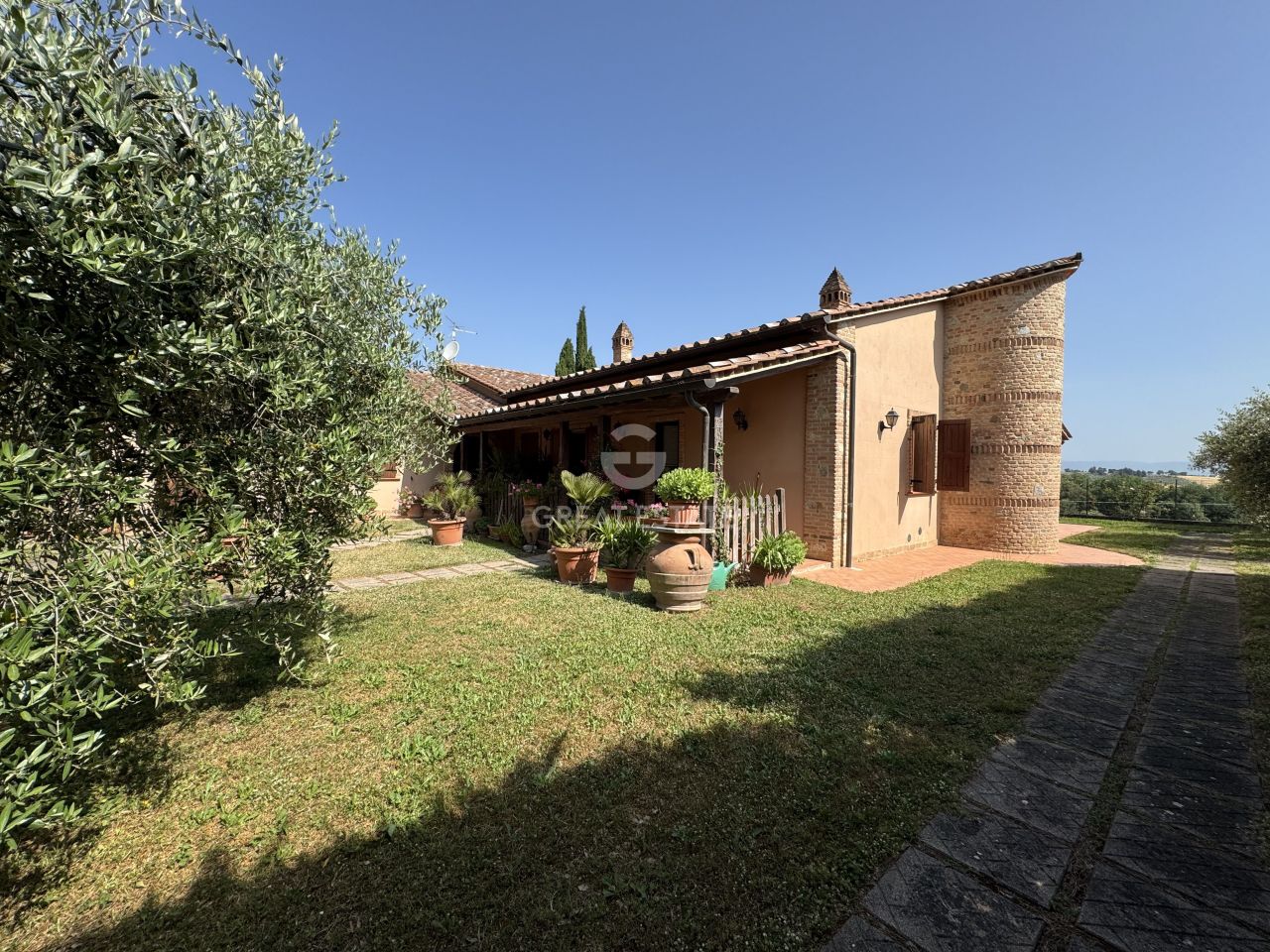 Haus in Castiglione del Lago, Italien, 398.8 m² - Foto 4