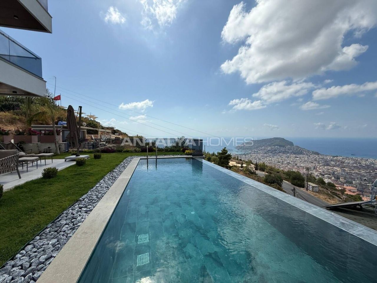 Villa in Alanya, Turkey, 400 m² - picture 1