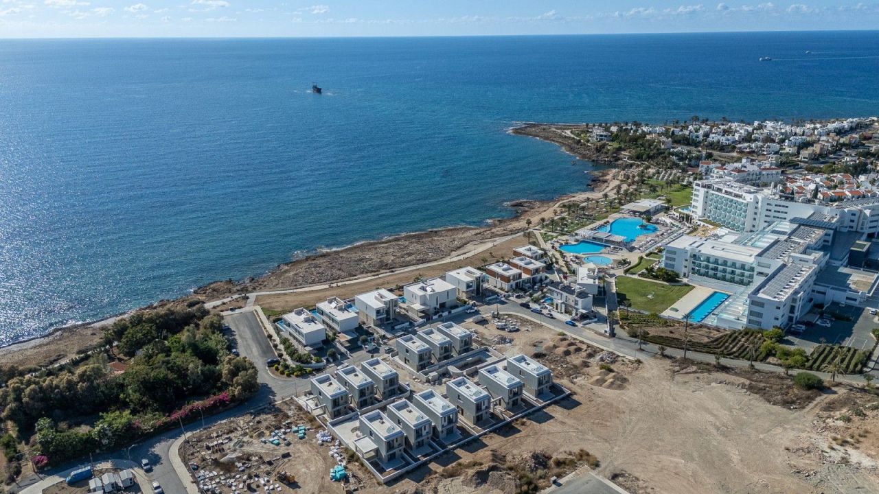 Villa a Paphos, Cipro, 243 m² - foto 1