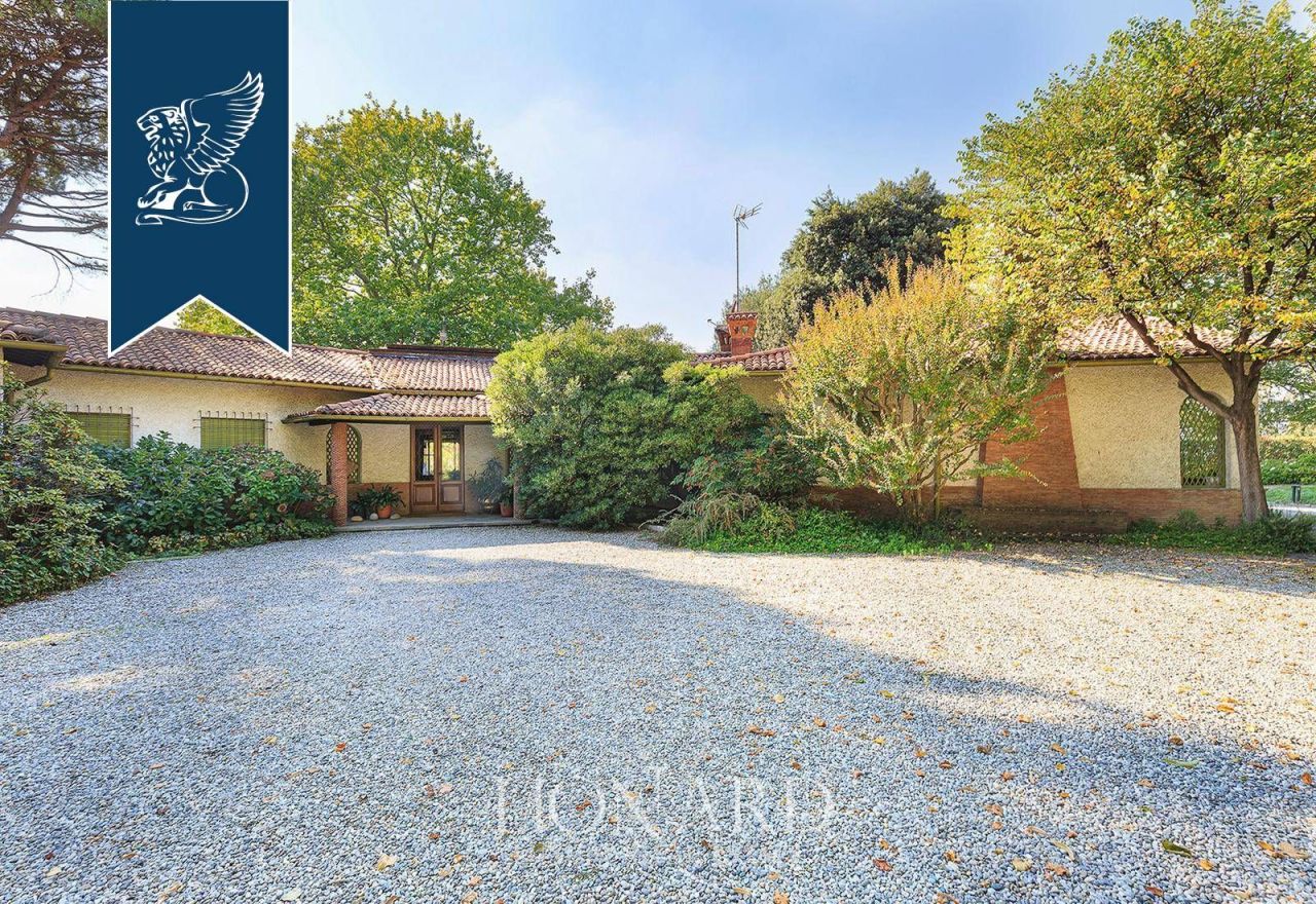 Villa in Cisano Bergamasco, Italy, 700 m² - picture 12