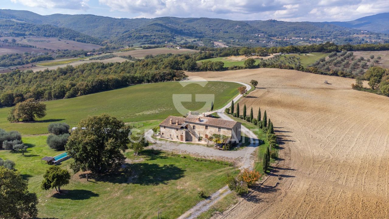 Maison à Citta della Pieve, Italie, 477.9 m² - image 1