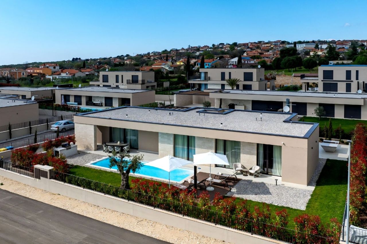 Villa à Poreč, Croatie, 234 m² - image 2