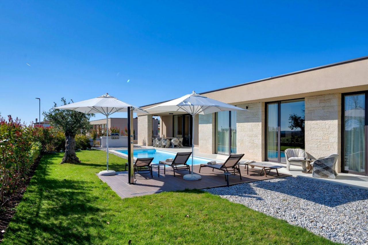 Villa à Poreč, Croatie, 234 m² - image 3