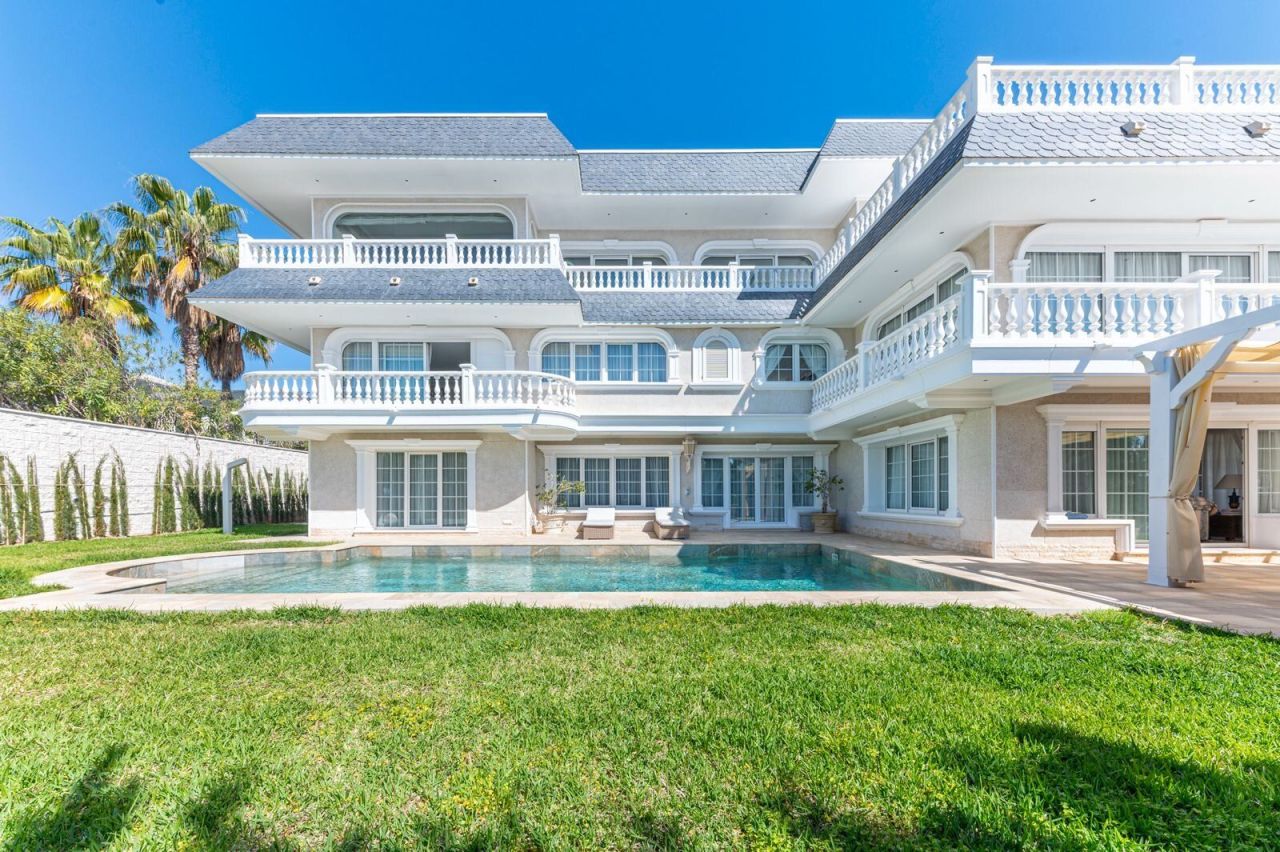 Villa a Sant Joan d'Alacant, Spagna, 1 126 m² - foto 1