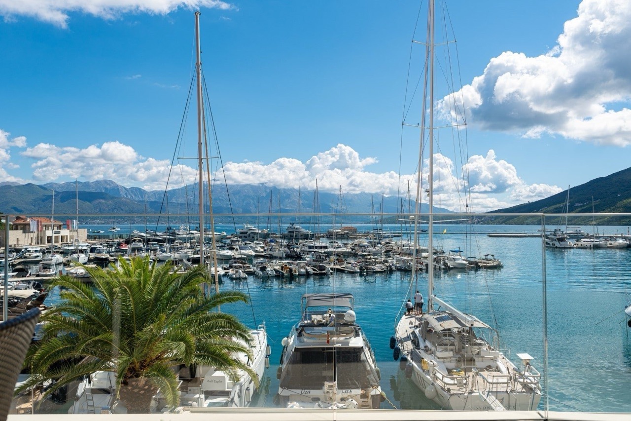 Appartement à Herceg-Novi, Monténégro, 160 m² - image 1