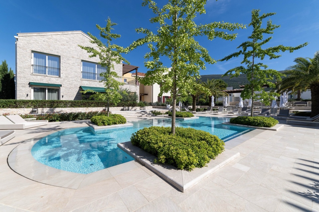 Piso en Herceg-Novi, Montenegro, 188 m² - imagen 1