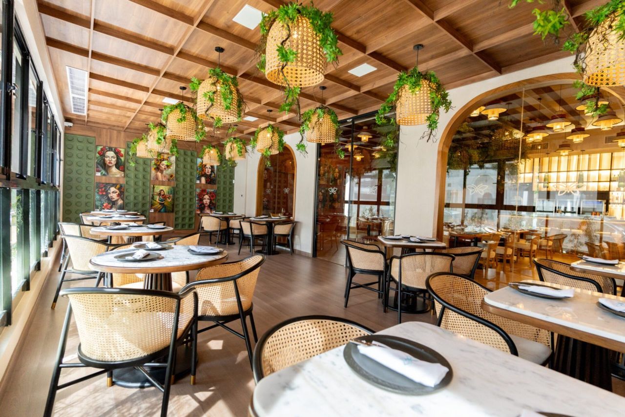 Commercial property in Barcelona, Spain, 70 m² - picture 2