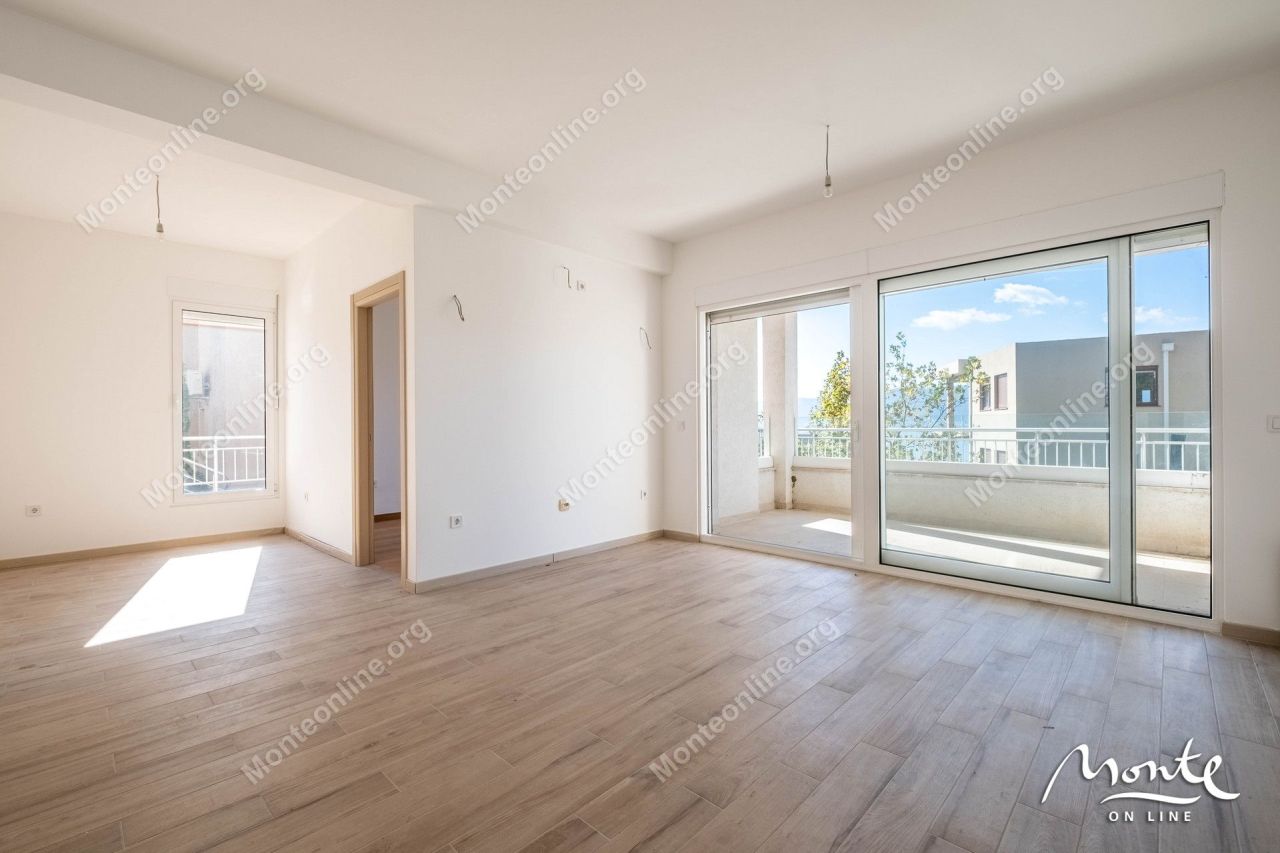 Apartamento en Tivat, Montenegro, 66 m² - imagen 2