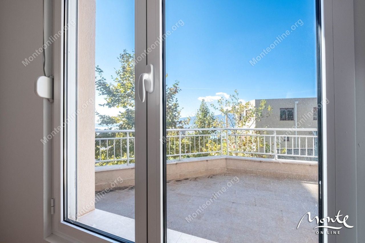 Apartamento en Tivat, Montenegro, 66 m² - imagen 9