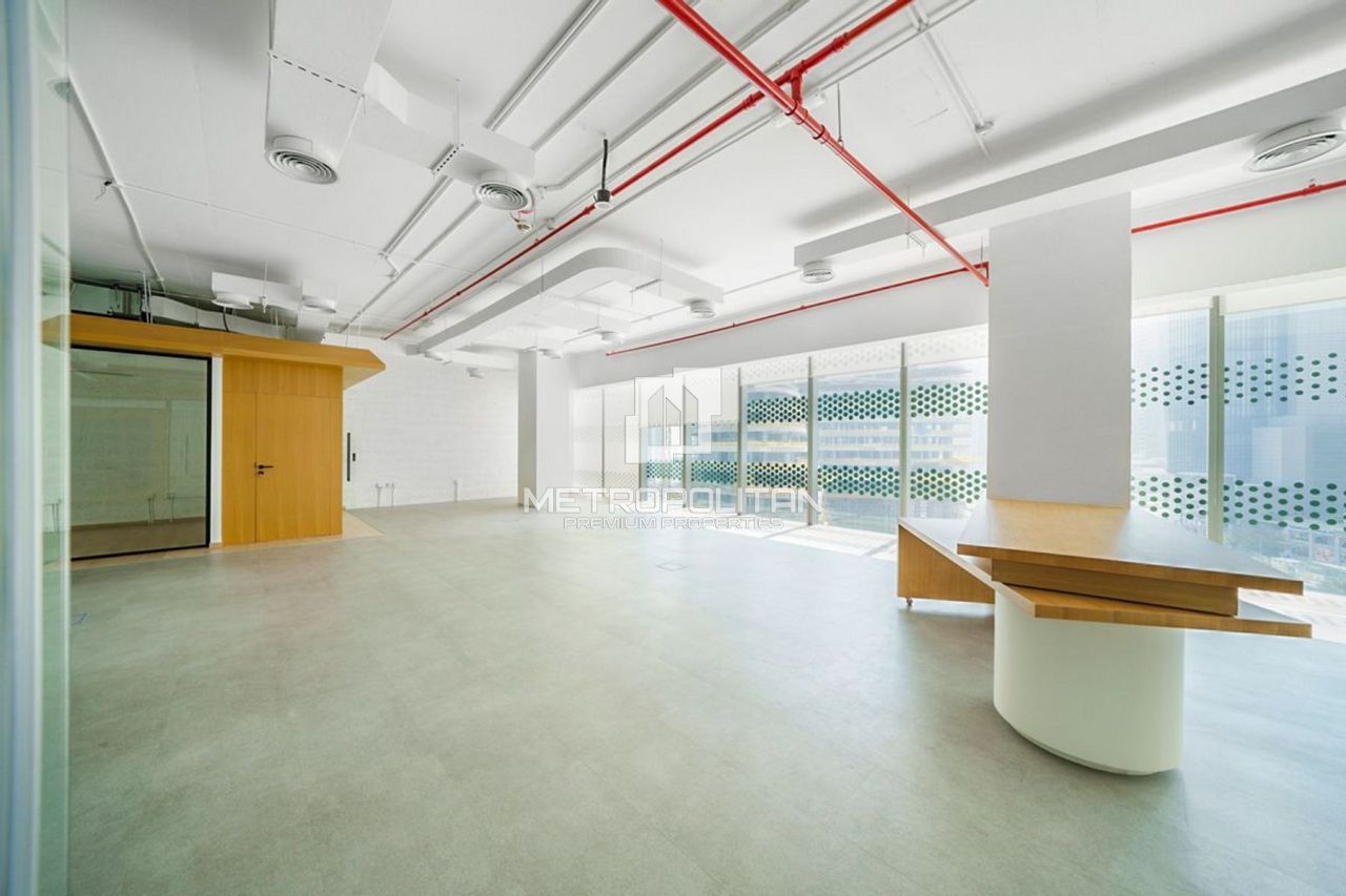 Office in Dubai, UAE, 264 m² - picture 8