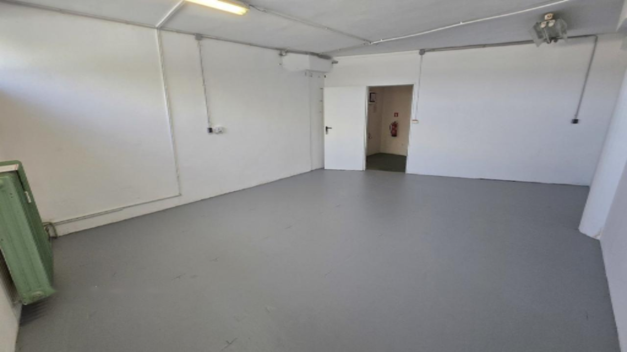 Oficina en Liubliana, Eslovenia, 24 m² - imagen 5