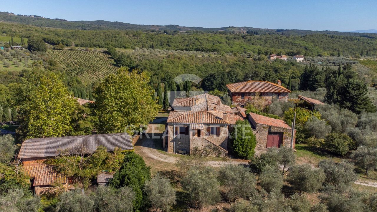 Maison à Castellina in Chianti, Italie, 576.4 m² - image 1
