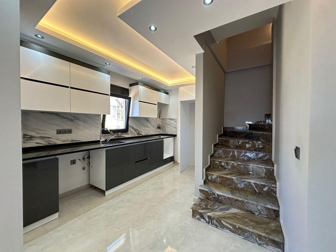 Penthouse à Avsallar, Turquie, 120 m² - image 1