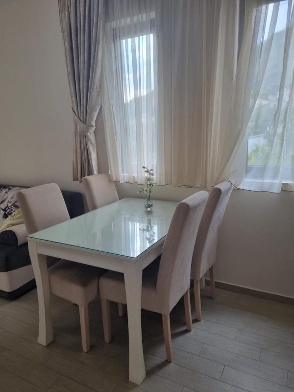 Flat in Petrovac, Montenegro, 34 m² - picture 1