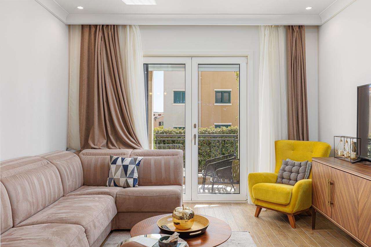 Piso en Tivat, Montenegro, 7 800 m² - imagen 4