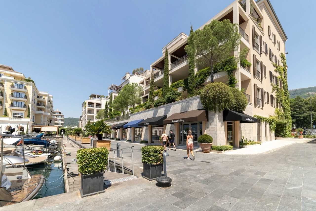 Wohnung in Tivat, Montenegro, 228 m² - Foto 2