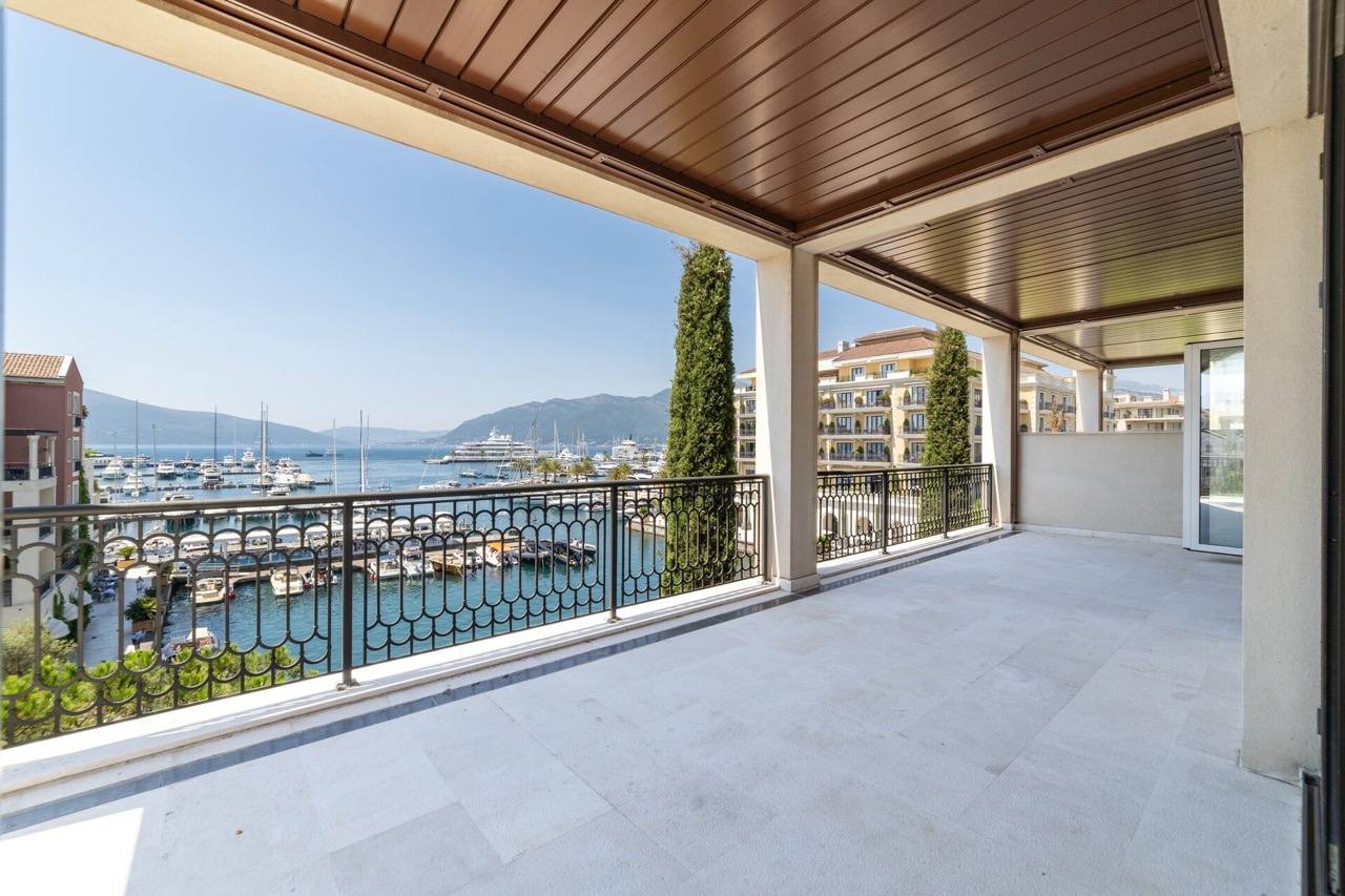 Wohnung in Tivat, Montenegro, 228 m² - Foto 3