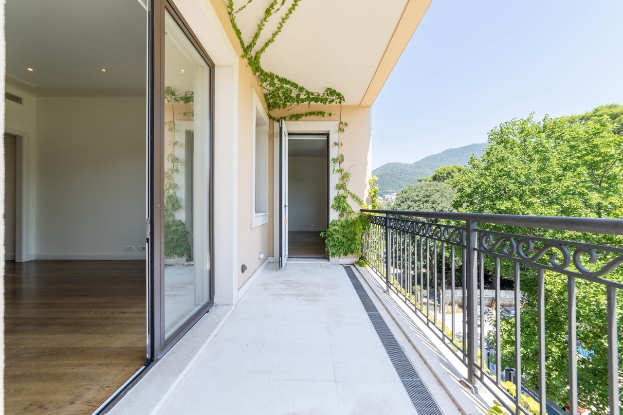 Wohnung in Tivat, Montenegro, 228 m² - Foto 12