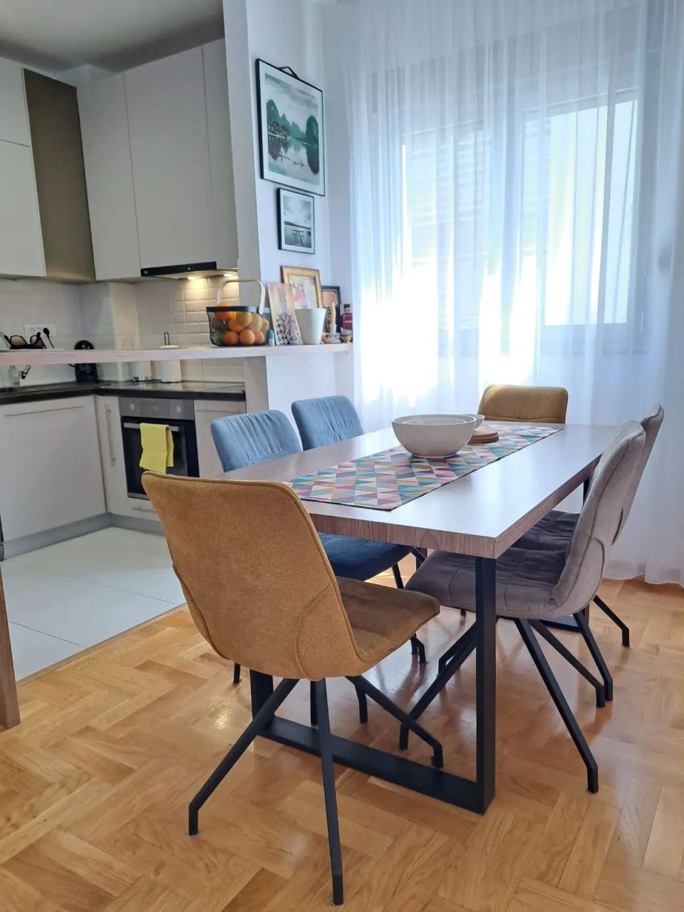 Piso en Budva, Montenegro, 90 m² - imagen 1