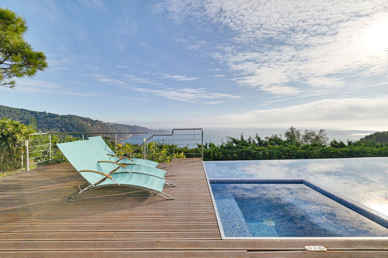House on Costa Brava, Spain, 1 110 m² - picture 1