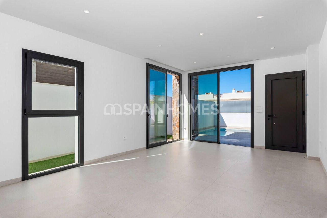 Apartment in Pilar de la Horadada, Spain, 90 m² - picture 17