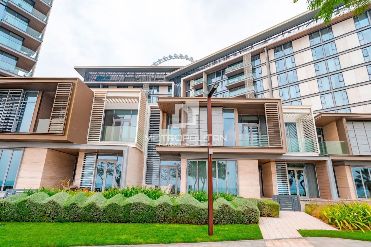 Townhouse in Dubai, UAE, 607 m² - picture 1
