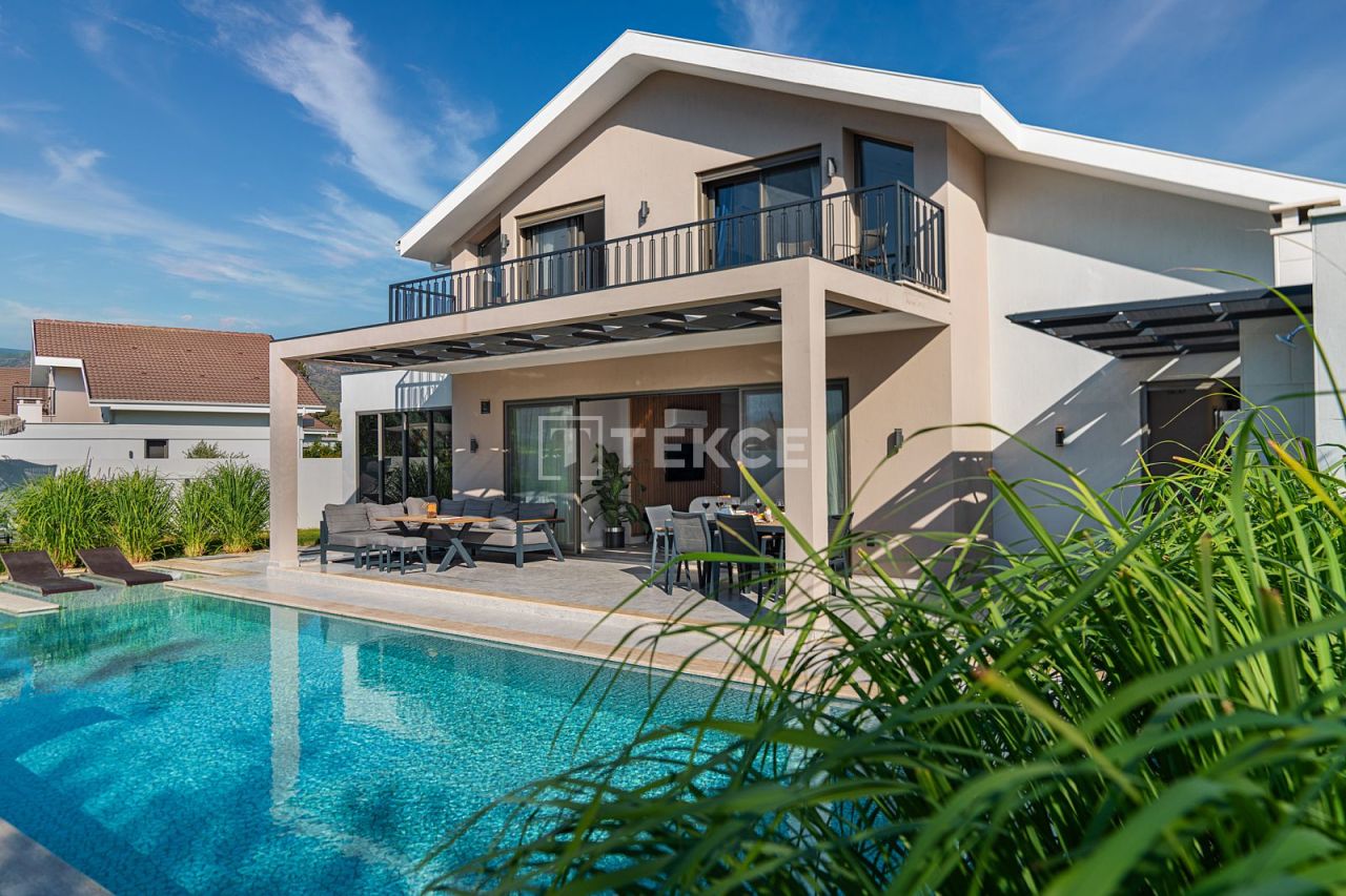 Villa à Fethiye, Turquie, 160 m² - image 1