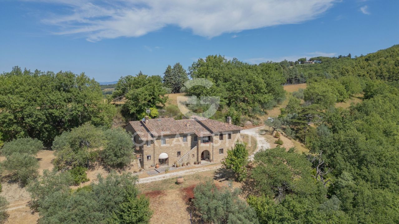 Casa en Asís, Italia, 477 m² - imagen 3