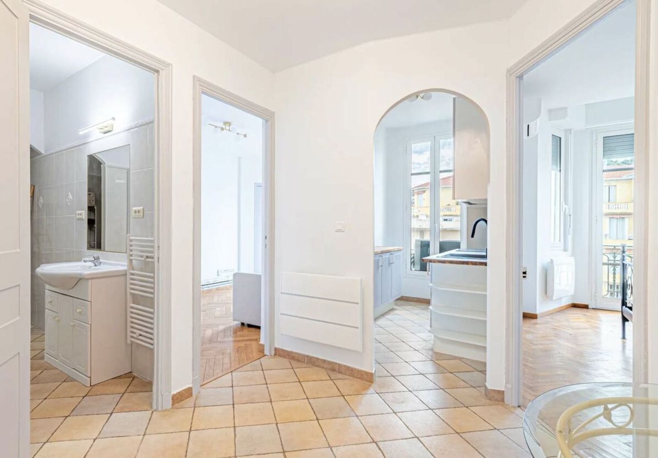 Flat in Nice, France, 48 m² - picture 5