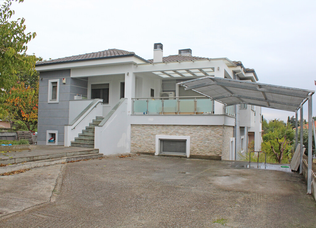 Haus in Olympiaki Akti, Griechenland, 370 m² - Foto 1