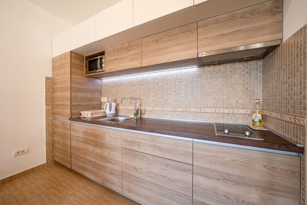 Piso en Budva, Montenegro, 2 822 m² - imagen 11