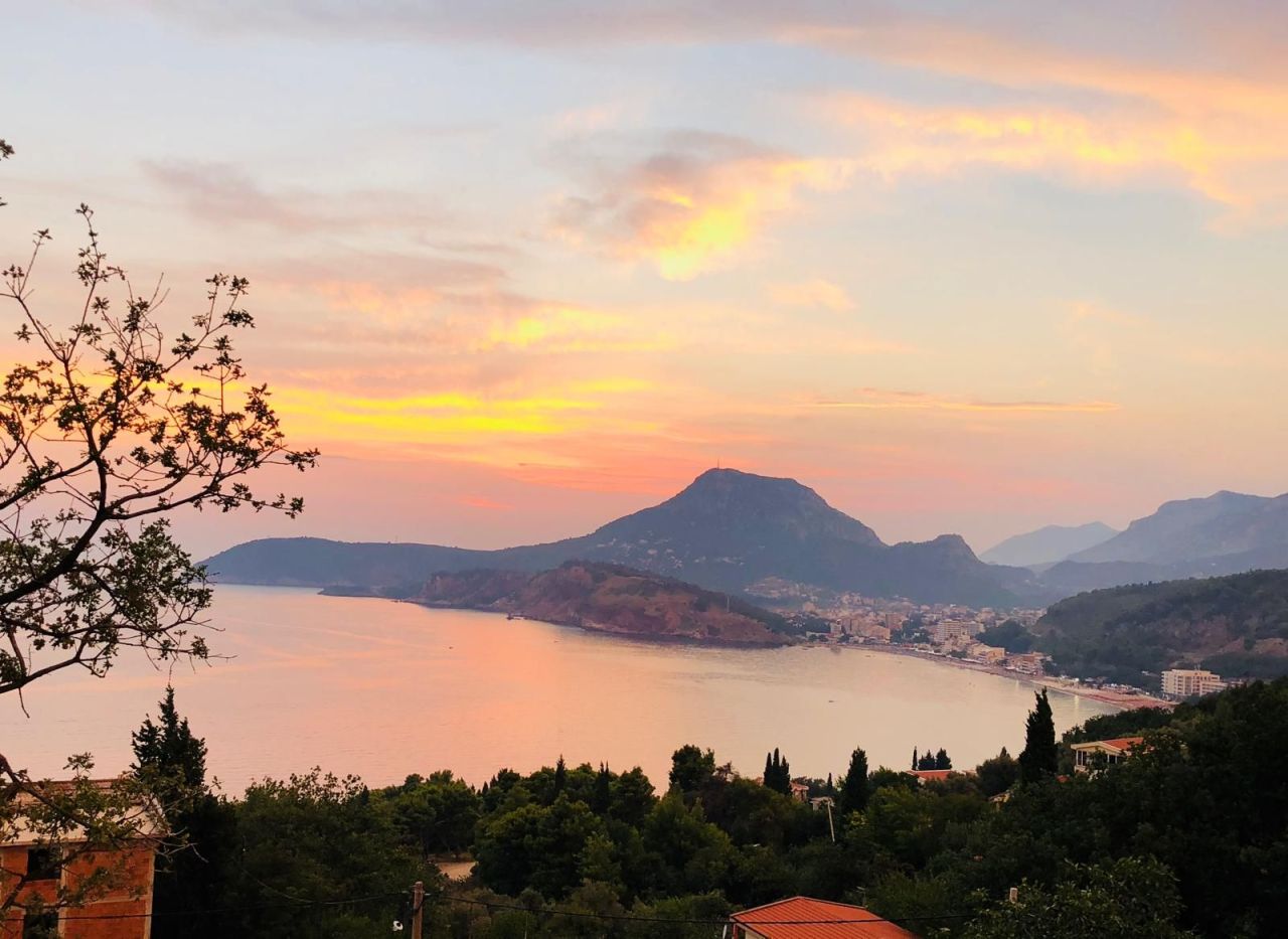 Land in Bar, Montenegro, 1 600 m² - picture 2