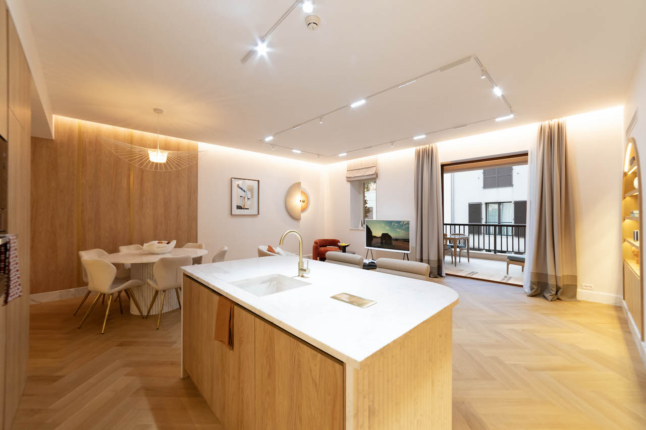 Wohnung in Tivat, Montenegro, 201 m² - Foto 1