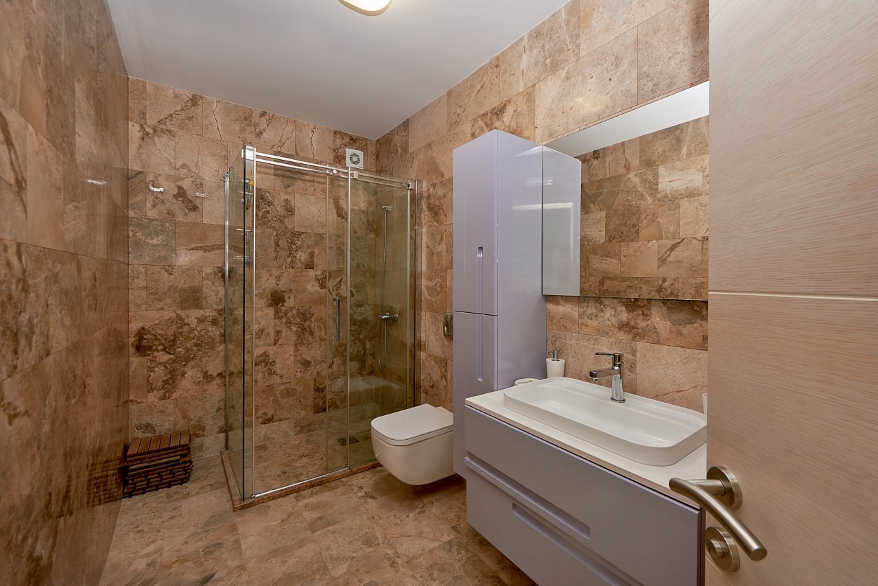 Piso en Sveti Stefan, Montenegro, 207 m² - imagen 16