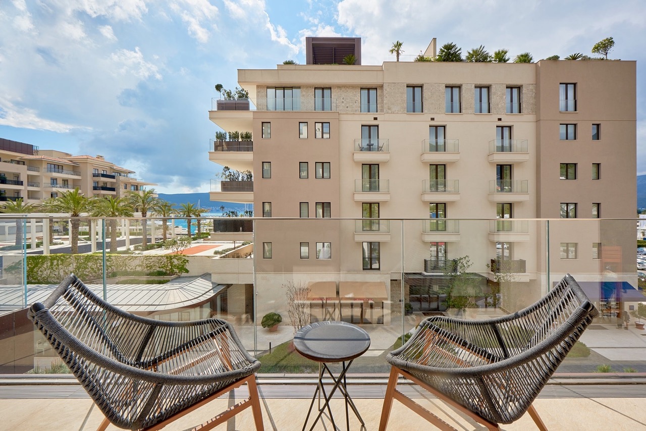 Piso en Tivat, Montenegro, 152 m² - imagen 1