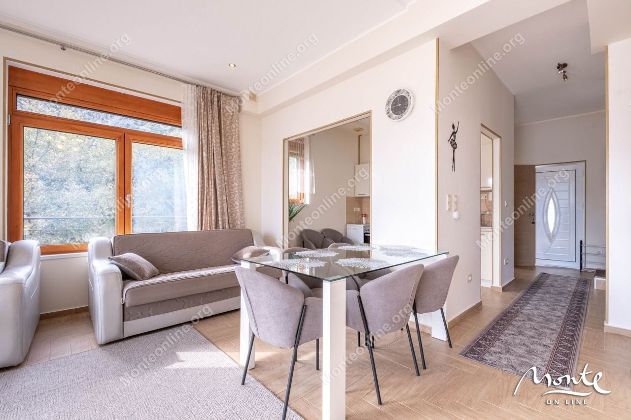 Apartment in Orahovac, Montenegro, 104 m² - picture 12