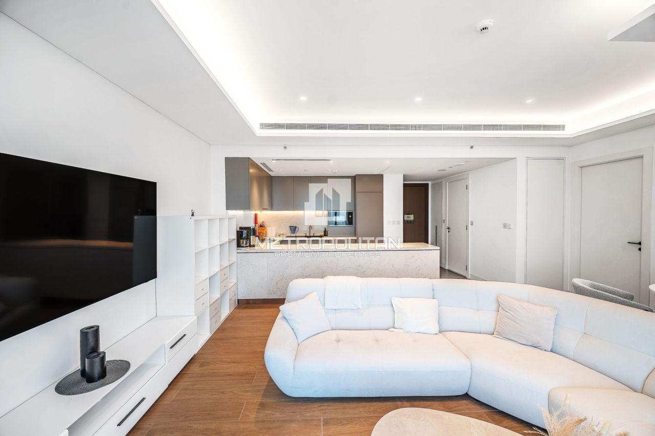 Apartment in Dubai, UAE, 74 m² - picture 1