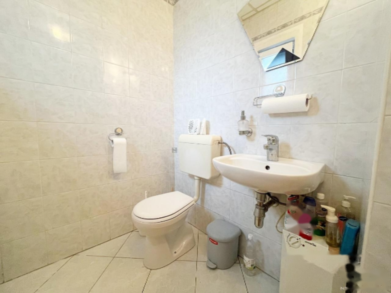 Oficina en Liubliana, Eslovenia, 74 m² - imagen 2