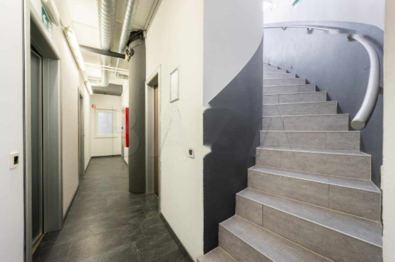 Oficina en Liubliana, Eslovenia, 141 m² - imagen 9